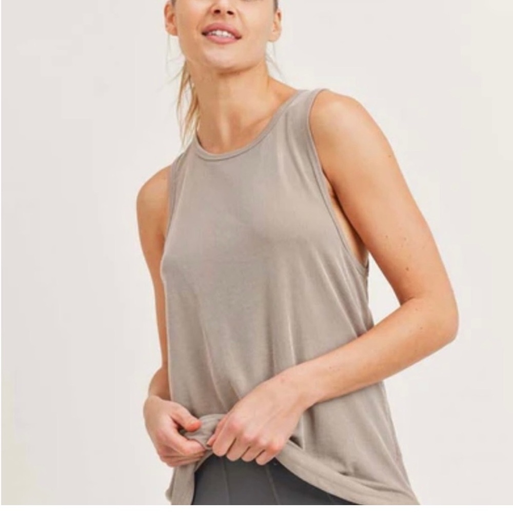 NWT Mono B Summer Breeze Top in Tan size medium